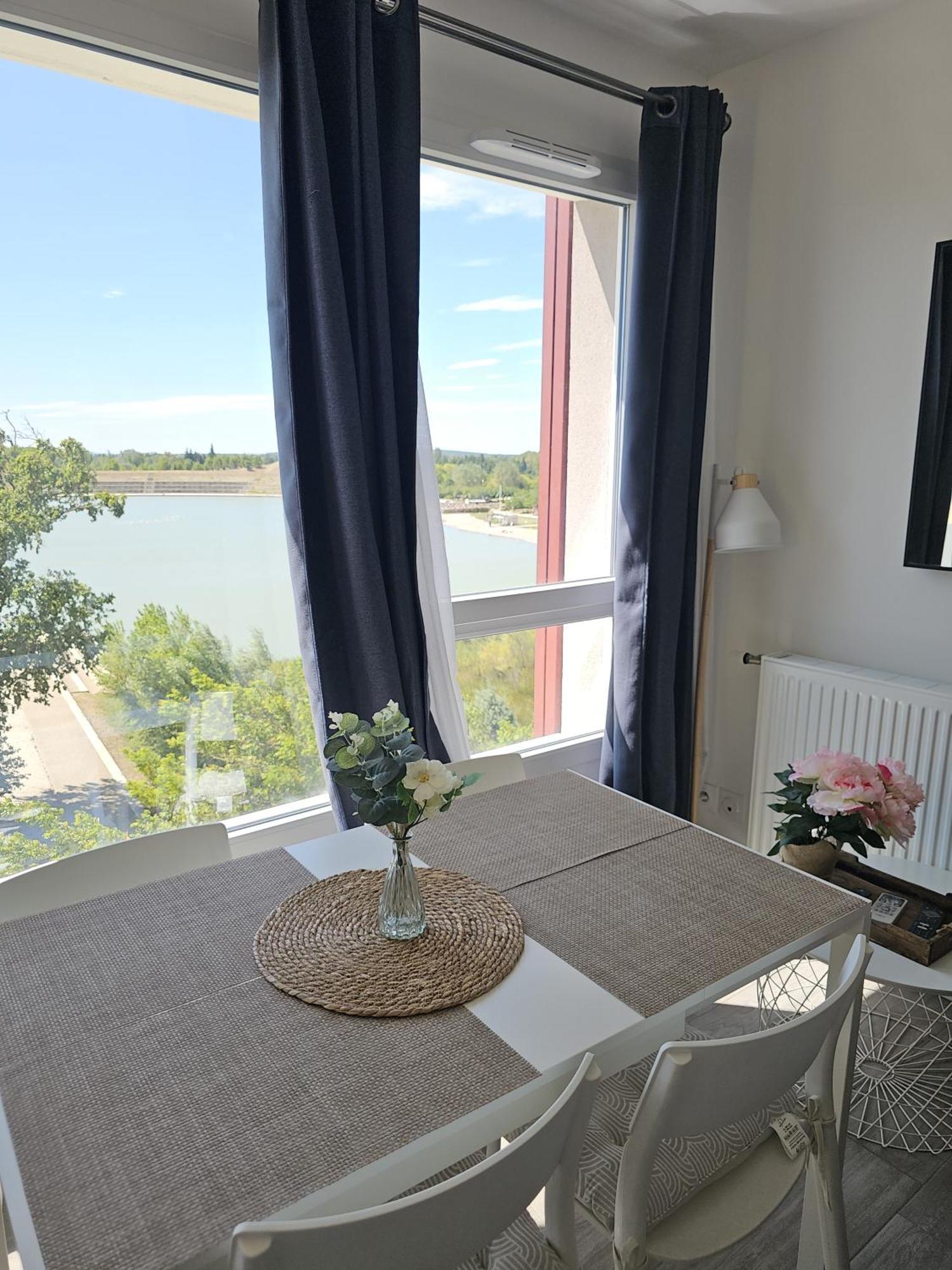 Lakeside Provence - Appartement Classe 4 Etoiles, Vue Sur Le Lac, Parking Sous-Sol, Double Clim Монтё Экстерьер фото